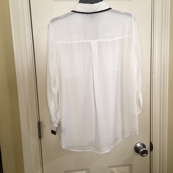 Women’s white with black trim blouse - Picture 2 of 5